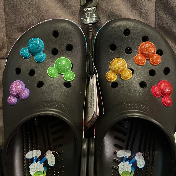 NWT CROCS Special Edition Classic Disney Rainbow Clog SOOOO COOL!! - Picture 2 of 10